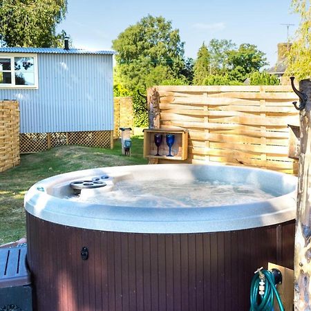 The Hideaway Hut - 1 Bed Shepherds Hut - Hereford Exterior foto