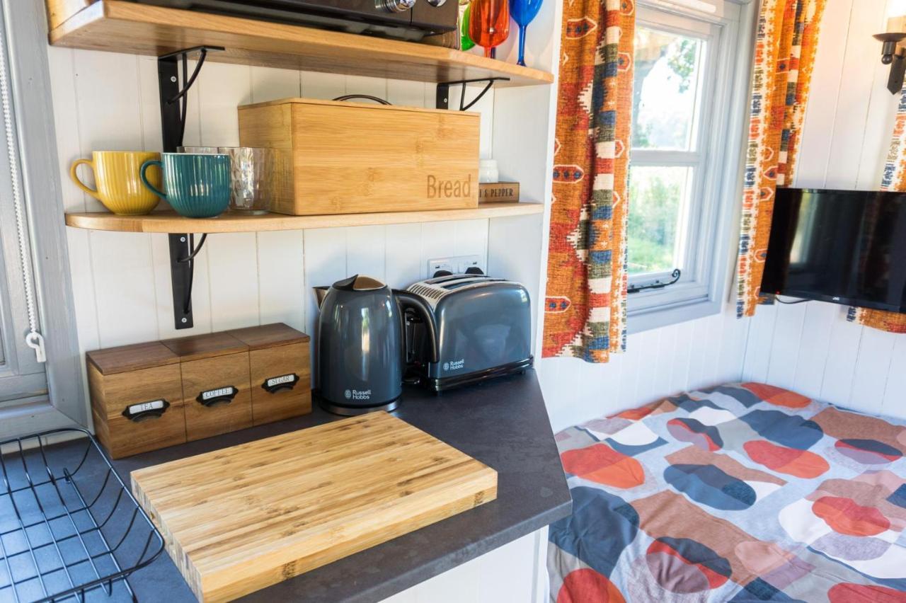 The Hideaway Hut - 1 Bed Shepherds Hut - Hereford Exterior foto