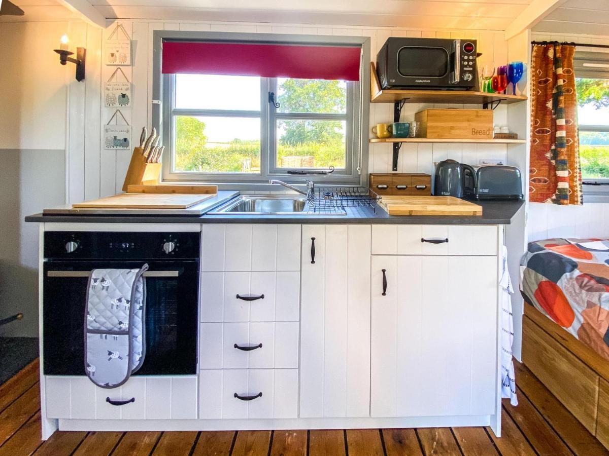 The Hideaway Hut - 1 Bed Shepherds Hut - Hereford Exterior foto